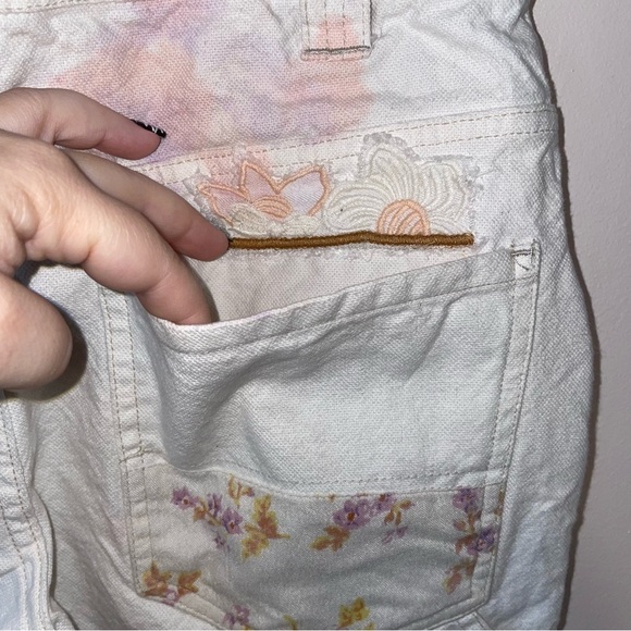 Free People We The Free Love Alive Boyfriend Jeans in Antique Size 26 - Picture 9 of 13